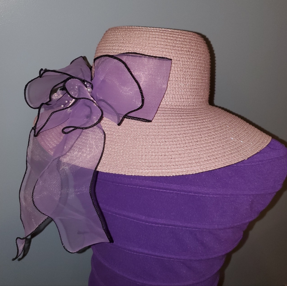 Vintage Ladies Lavendar Straw Hat